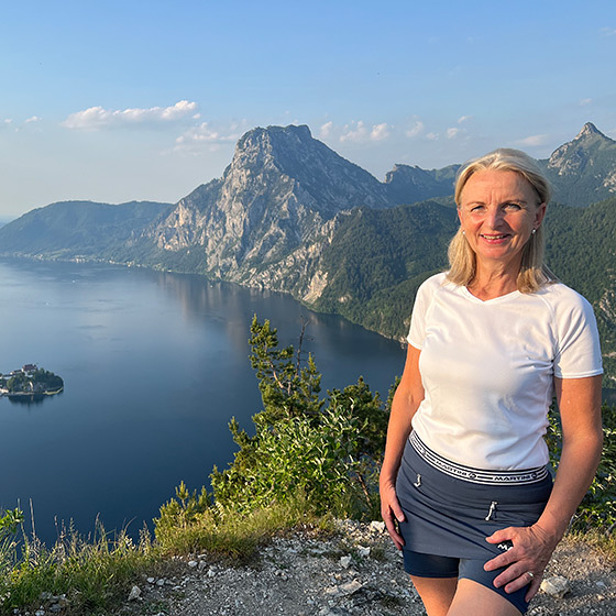 Auf welchem Berg befindet sich KA OÖ Präsidentin Gabriele Hofer-Stelzhammer?