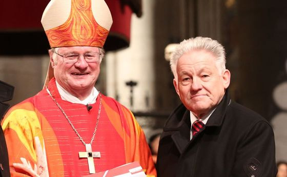 Bischof Manfred Scheuer bei seiner Amtseinführung im Jänner 2016 mit Landeshauptmann Dr. Josef Pühringer