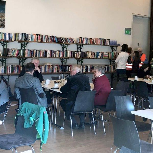 Bücher-Flohmarkt & Pfarrkaffee