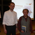 Dr. Friedrich Hinterberger (r.) mit dem Moderator der Veranstaltung, Franz Mohr.