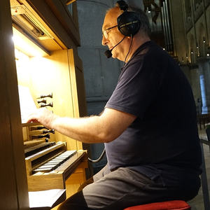 Domorganist Wolfgang Kreuzhuber bei der Probe für den Raumklang 2018 im Linzer Mariendom