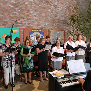Singkreis gestaltet eine Messe