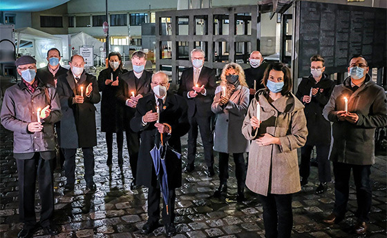 Schweigeminute mit Bischof Scheuer, Superintendent Lehner, VertreterInnen von Judentum und Islam sowie der Politik und Zivilgesellschaft 