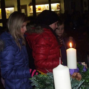 Adventkranzweihe und Schmankerlmarkt