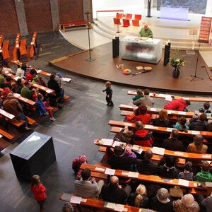 Sommerbeginn mit Harfenmusik, Kindermesse und Kinderfest