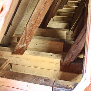 erste Fotos von der Dachstuhlsanierung