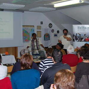 Vortrag von Magdalena Mhina und Helen Ngua 