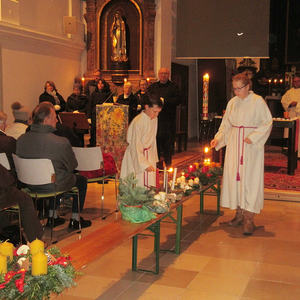 Adventkranzsegnung, Adventmarkt