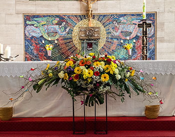 Blumenschmuck in der Pfarrkirche
