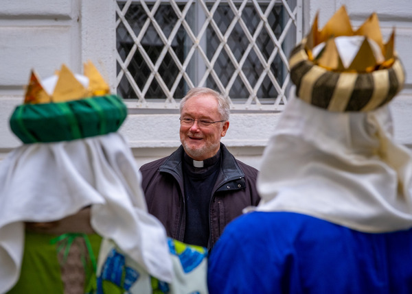 Severin LederhilgerSternsingerbesuch im Bischofshof / ? Di?zese Linz / Johannes Kienberger Generalvikar Severin Lederhilger bedankte sich bei den Sternsingern f?r den Besuch im Bischofshof.