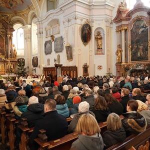 Zahlreiche Mitglieder der neuen Pfarre feierten die Amtseinführung in der Pfarrkirche Gaspoltshofen mit.
