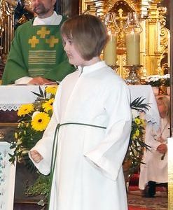 Familienmesse mit Ministrantinnenaufnahme