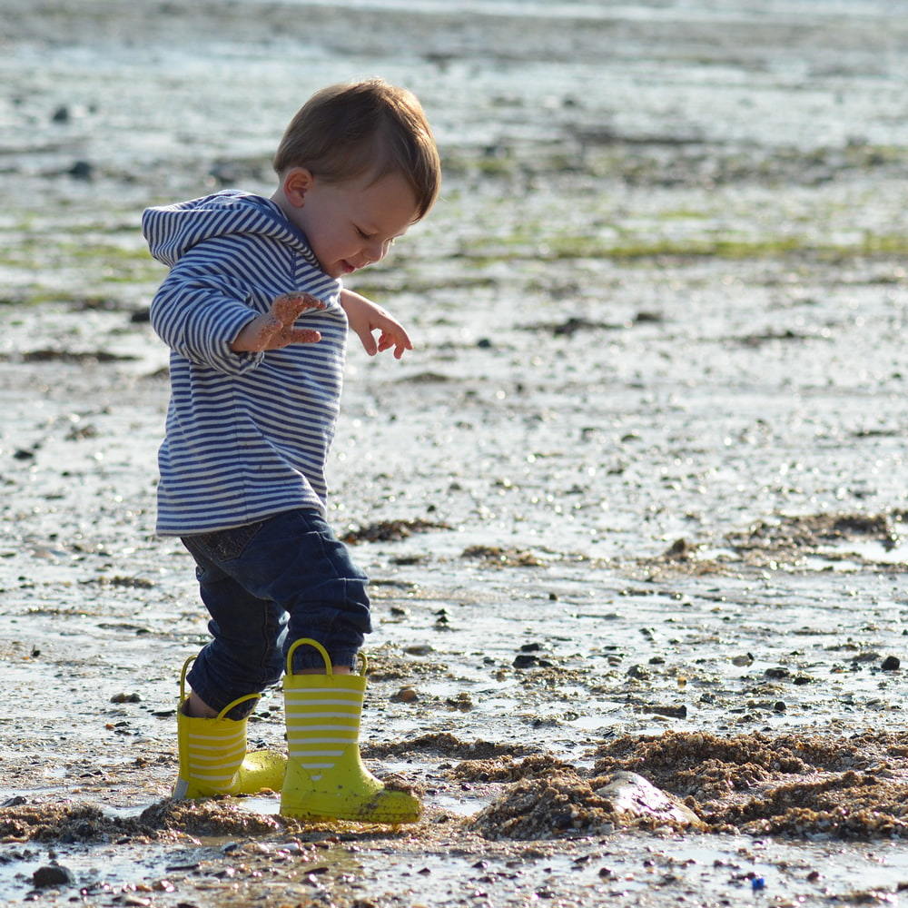 Kind voll Begeisterung