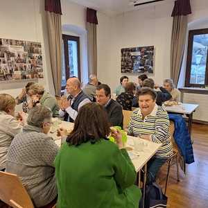 Pfarrcafé Goldhauben