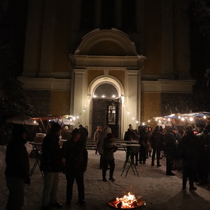 Adventfeier mit Genuss-standln in St. Quirinus
