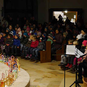 Martinsfest - Kinder tragen Licht ins Dunkel