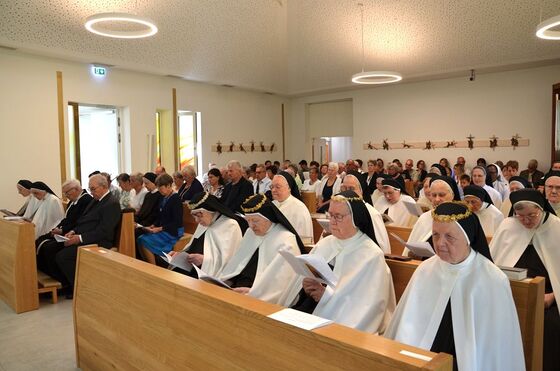 Die Jubilarinnen in der ersten Reihe beim Festgottesdienst / © Marienschwestern vom Karmel / Sr. Anna Pointinger Die Jubilarinnen in der ersten Reihe beim Festgottesdienst