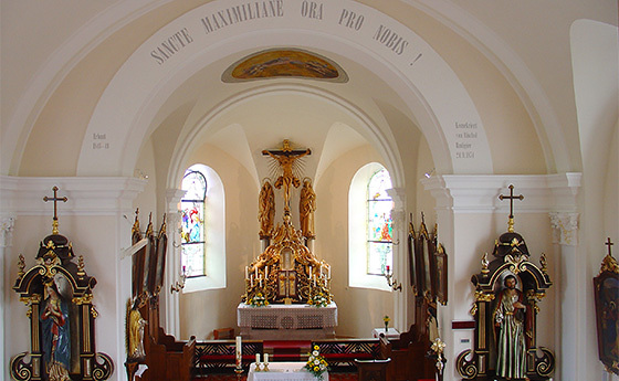 Altarraum der Pfarrkirche Altschwendt