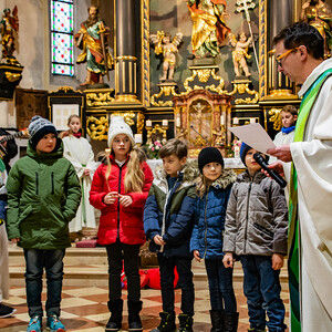 Erstkommunionkinder stellten sich im Gottesdienst vor