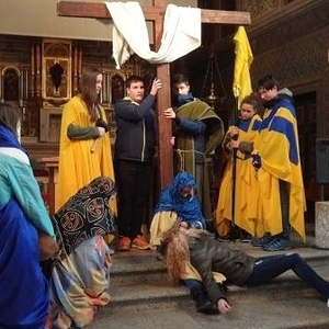 13. Station: Jesus wir vom Kreuz abgenommen und in den Schoß seiner Mutter gelegt