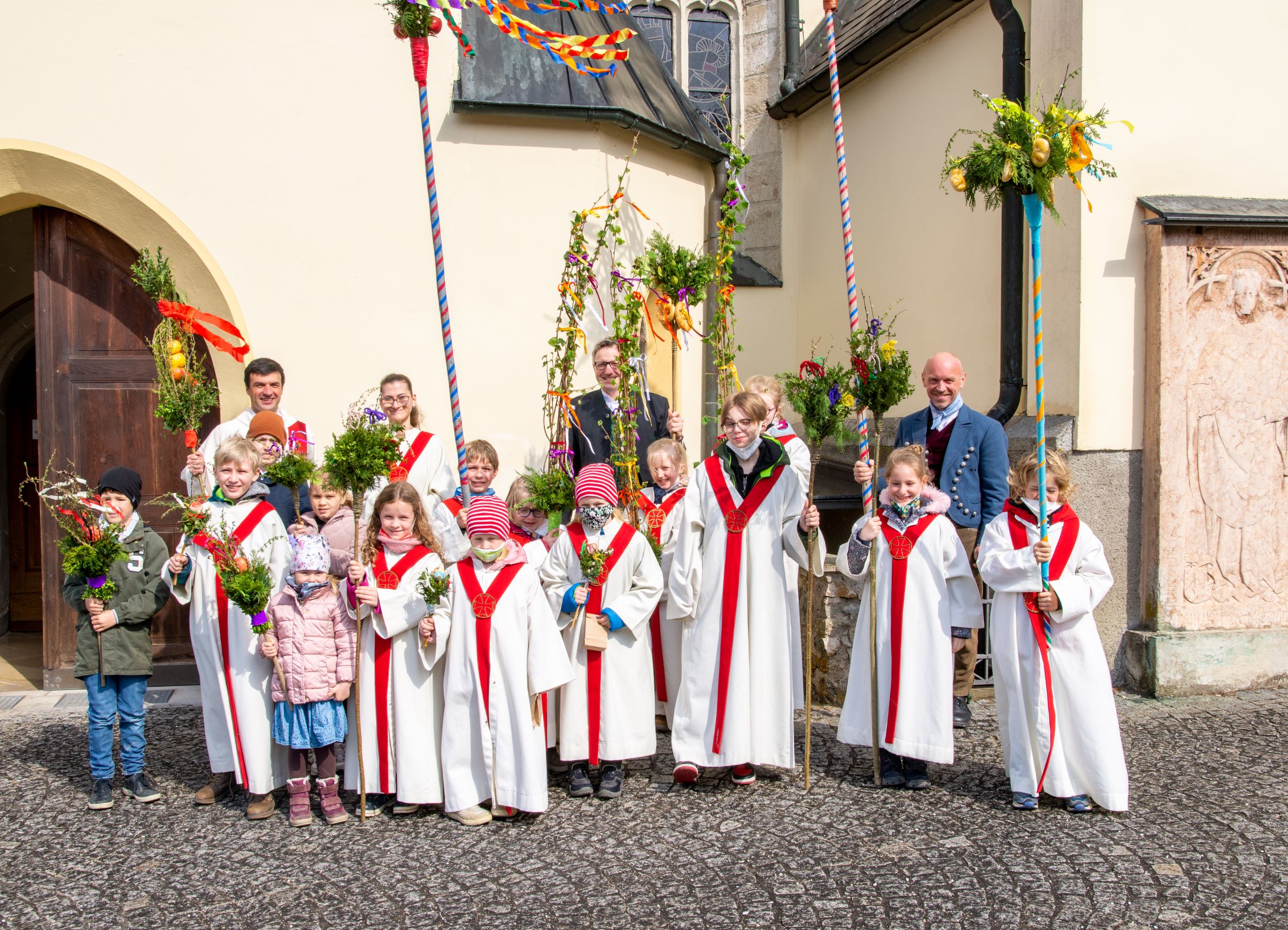 Gruppenfoto mit Palmbuschen