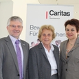 V.l.: Caritas-Direktor Franz Kehrer, Anneliese Ratzenböck, Ingrid Trauner_Caritas OÖ