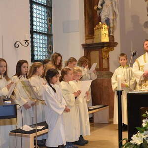 Feierliche Ministrantenaufnahme am Christkönigsonntag