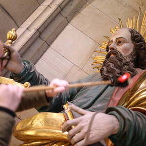 Polieren im Mariendom