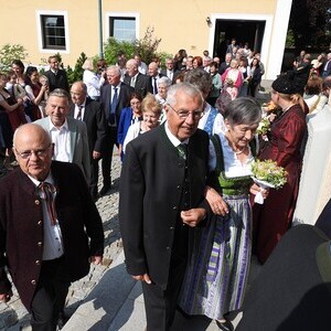 Feierlicher Einzug der Jubelpaare
