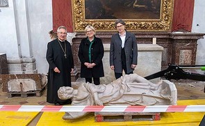 Abt Ambros Ebhart, Landekonservatorin Petra Weiss und Projektleiter und Baumeister Peter Griebaum.