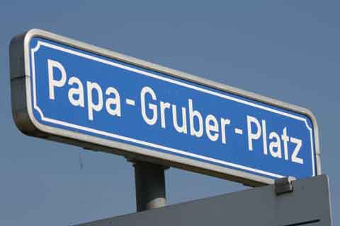 Papa Gruber Platz heute