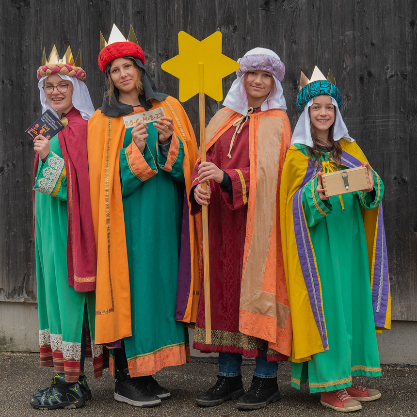 Die Sternsinger*innen waren in der Pfarre Kirchdorf an der Krems unterwegs