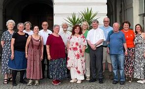 Mitglieder des diözesanen Ehrenamtsrates mit Referentin Daniela Klein (re.) und Bischof Manfred Scheuer (5. v. r.)