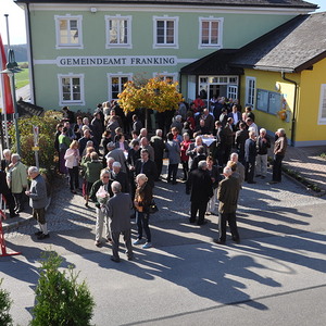 Agape vor dem Gemeindeamt