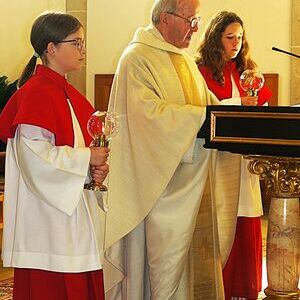 Kurat Friedrich Hintermüller leitet den Gottesdienst