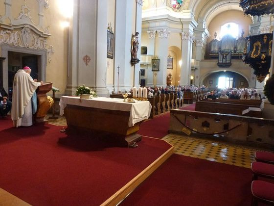 Bischof em. Maximilian Aichern feierte mit den SeniorInnen den Wallfahrtsgottesdienst auf dem Pöstlingberg.