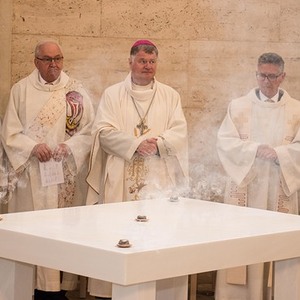 Altarweihe mit Bischof Manfred Scheuer