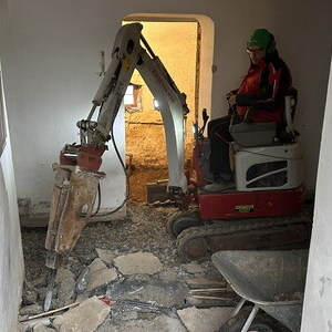 März - September 2025