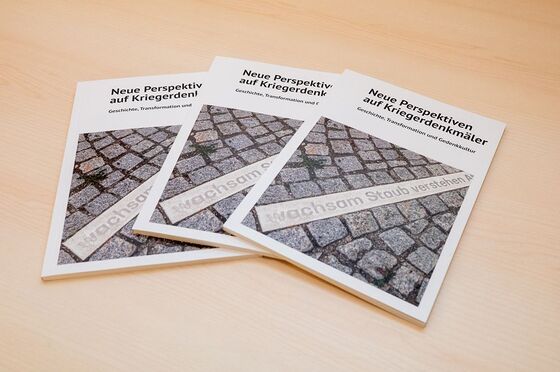 Buchpräsentation: Neue Perspektiven auf Kriegerdenkmäler / © Diözese Linz / Thomas Markowetz Am 30. Oktober 2025 wurde im Linzer Bischofshof ein neues Buch zu neuen Perspektiven auf Kriegerdenkmäler präsentiert.