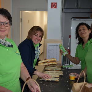  zwei restlos ausverkauften Vorstellungen vor einem begeisterten Publikum im Pfarrzentrum St. Stephanus