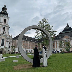 Eröffnung des Meierhofes und des Stiftshofes und Turmkreuzsteckung