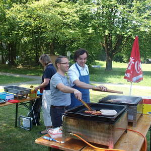 Es gab Bratwürste, Käsekrainer und Koteletts