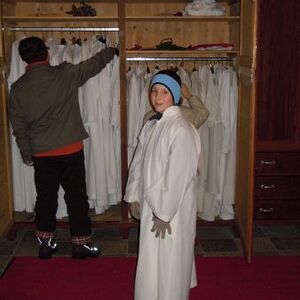 Jungmedizinerin als Ministrantin 