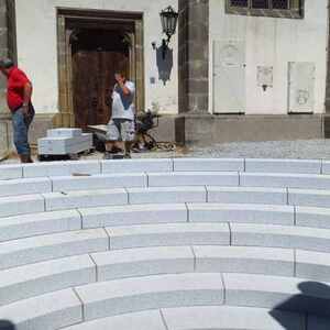 Die neue Kirchenstiege entsteht