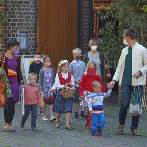 Prozession durchs Pfarrgebiet