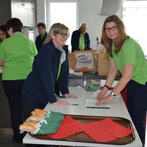  zwei restlos ausverkauften Vorstellungen vor einem begeisterten Publikum im Pfarrzentrum St. Stephanus