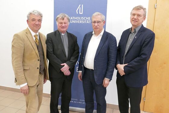 V. l.: Rektor Univ.-Prof. Dr. Michael Fuchs, Bischof Dr. Manfred Scheuer, Prof. Dr. Detlef Pollack, Regens KonsR Dr. Slawomir Dadas.