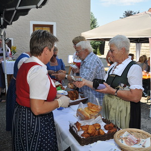 anschließend  Frühschoppen