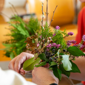 Kath. Jungschar der Pfarre Kirchdorf an der Krems übernahm heuer erstmals das Palmbuschen-Binden. 