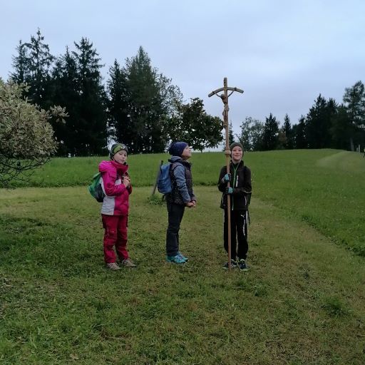 MinistrantInnen machen sich auf den Weg nach Maria Neustift.